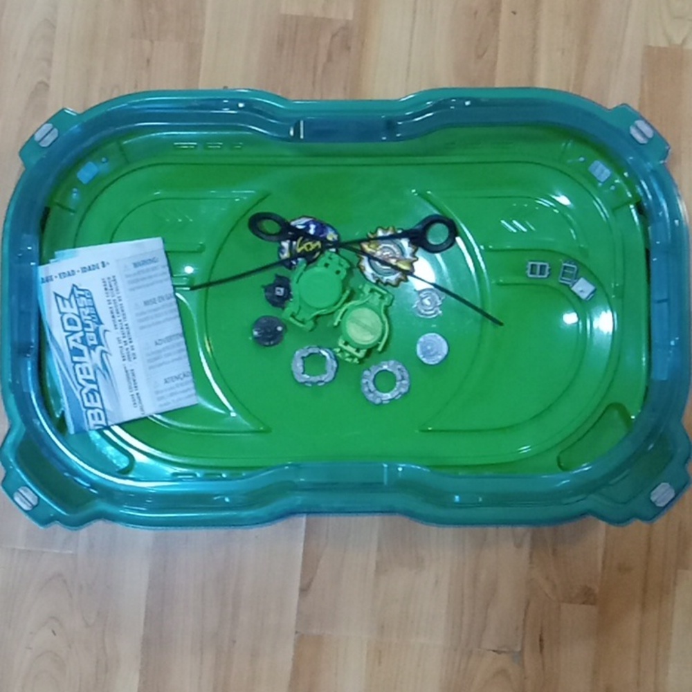 Lot  Beyblade Metal Fusion Burst Turbo Top Spinners Launchers Parts & arena. - Picture 5 of 5